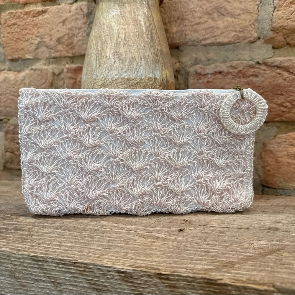 Vintage seed beaded Cream Wristlet clutch